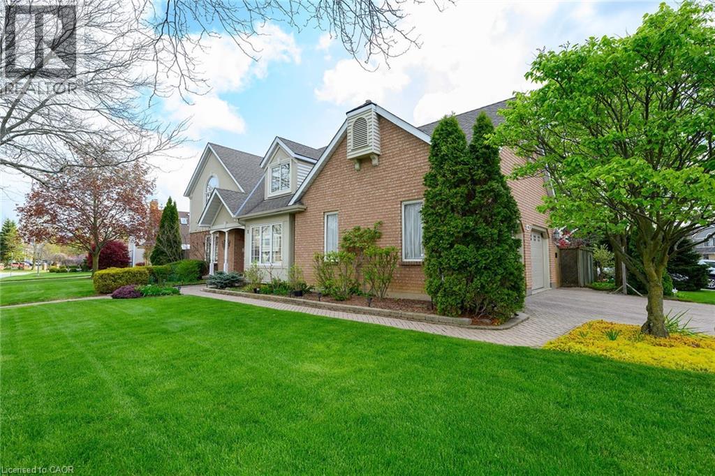 1 Captain Tenbrock Terrace, St. Catharines, Ontario  L2W 1B2 - Photo 2 - 40828140