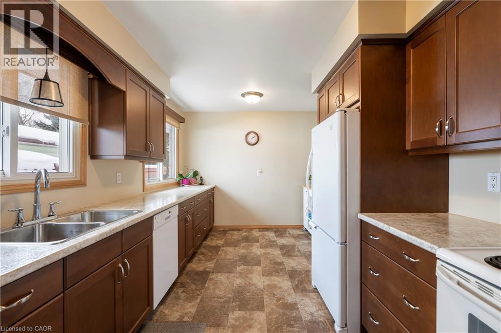 401 Mohawk Road W, Hamilton, Ontario  L9C 1W5 - Photo 13 - 40829600