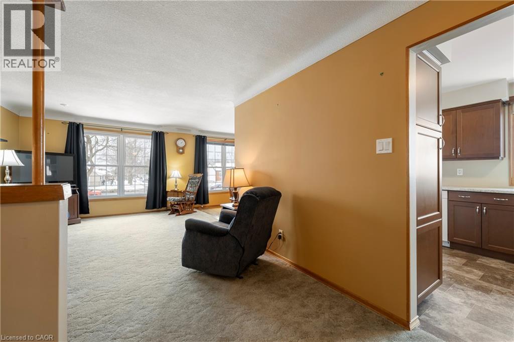 401 Mohawk Road W, Hamilton, Ontario  L9C 1W5 - Photo 8 - 40829600