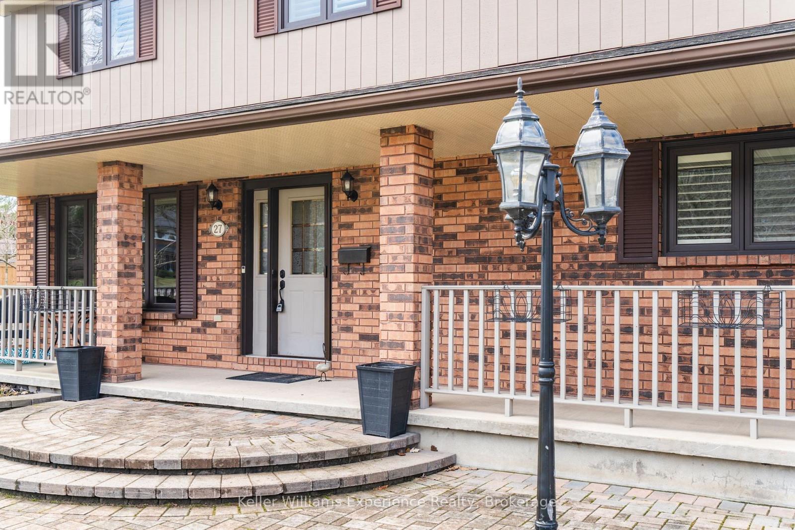 27 Rosewood Avenue, Springwater, Ontario  L0L 1X0 - Photo 3 - S13121912