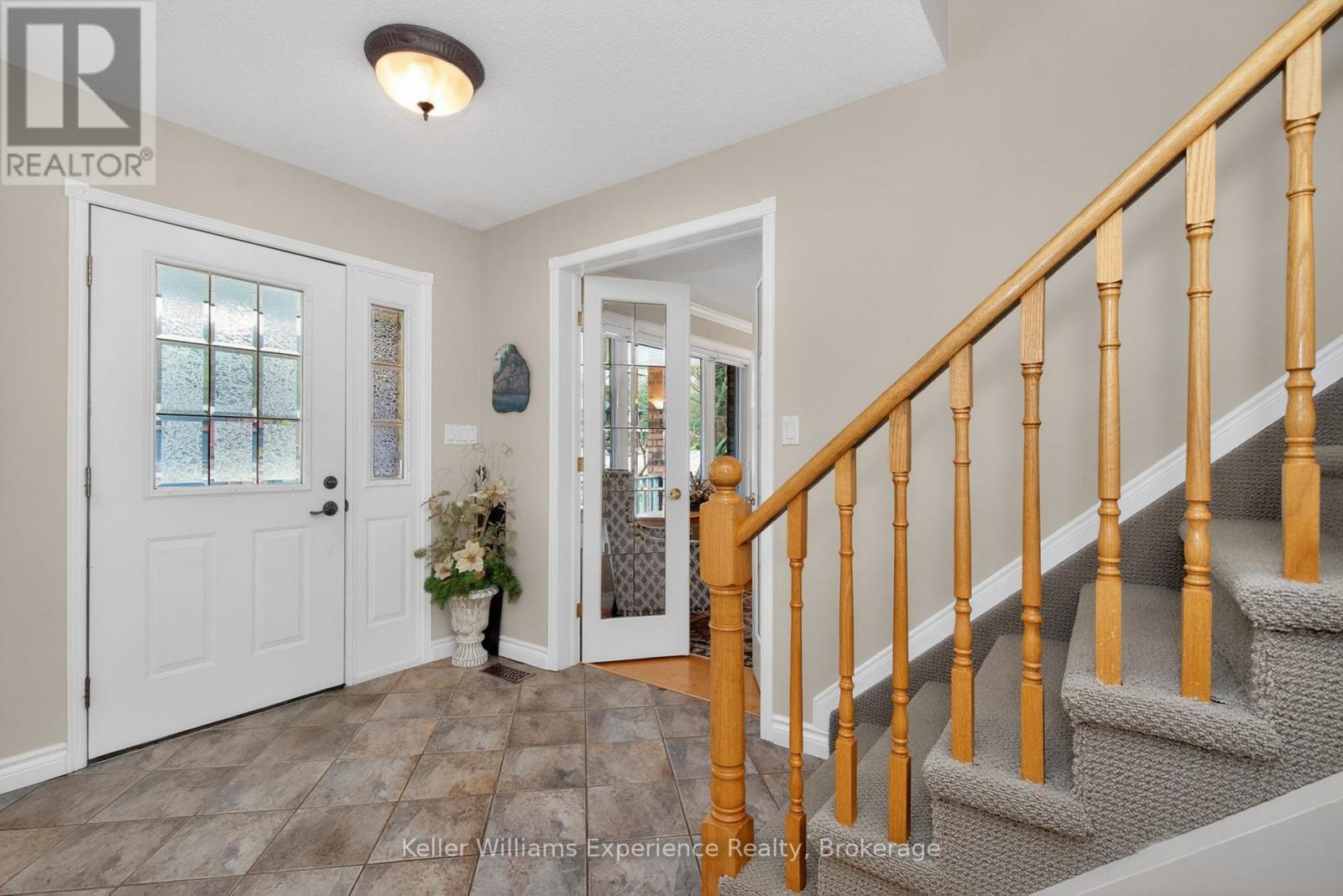 27 Rosewood Avenue, Springwater, Ontario  L0L 1X0 - Photo 6 - S13121912