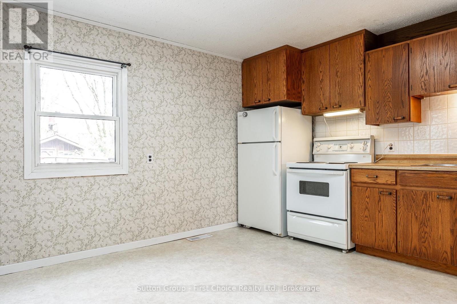 196 Albert Street, Stratford, Ontario  N5A 3K6 - Photo 7 - X13121640