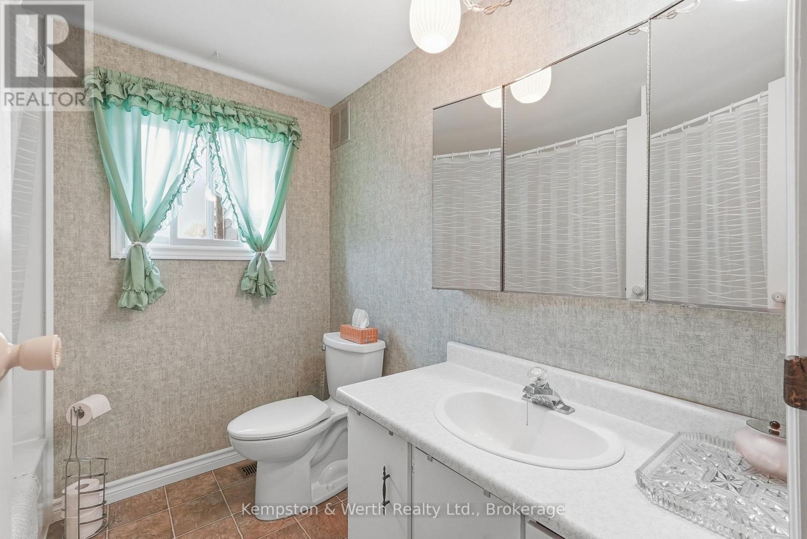 33 Fairview Crescent, North Perth, Ontario  N4W 3G8 - Photo 18 - X13121658