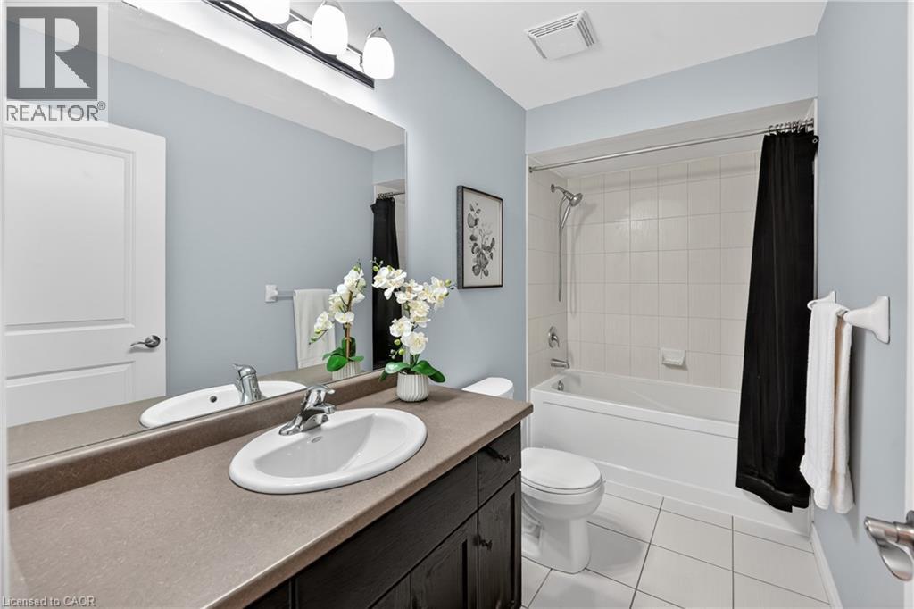 8 Lakelawn Road Unit# 11, Grimsby, Ontario  L3M 0G1 - Photo 18 - 40827748