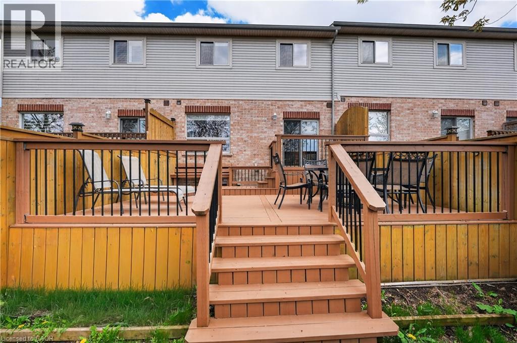 8 Lakelawn Road Unit# 11, Grimsby, Ontario  L3M 0G1 - Photo 2 - 40827748