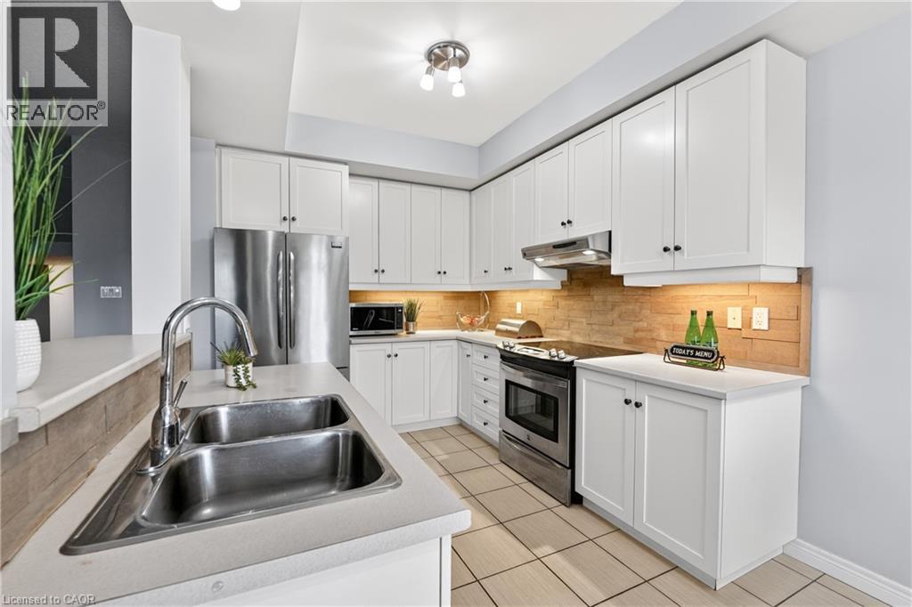 8 Lakelawn Road Unit# 11, Grimsby, Ontario  L3M 0G1 - Photo 8 - 40827748