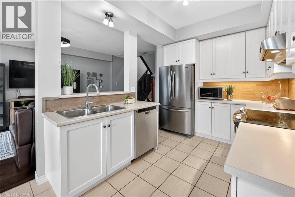 8 Lakelawn Road Unit# 11, Grimsby, Ontario  L3M 0G1 - Photo 9 - 40827748