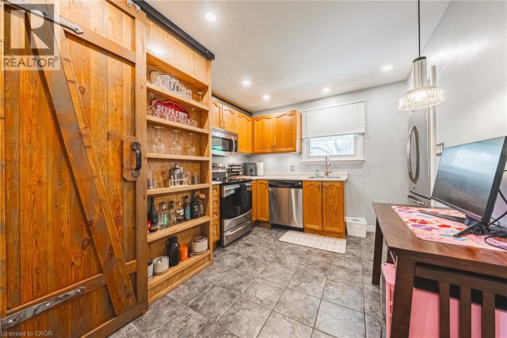 242 East 43rd Street, Hamilton, Ontario  L8T 3C5 - Photo 11 - 40828499