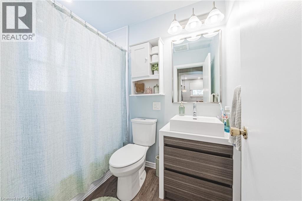 242 East 43rd Street, Hamilton, Ontario  L8T 3C5 - Photo 14 - 40828499