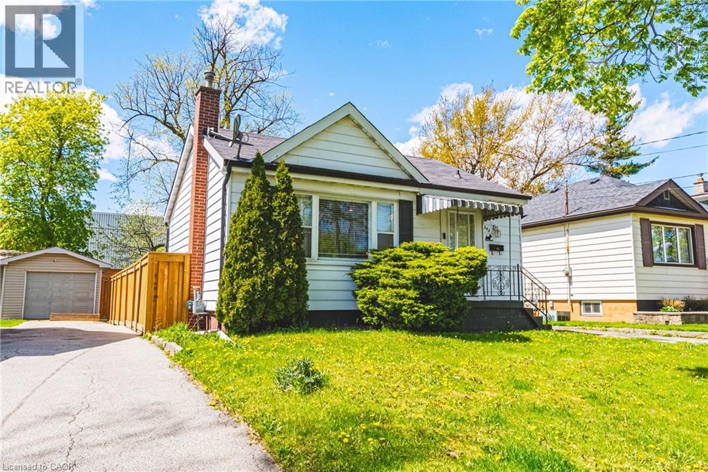 242 East 43rd Street, Hamilton, Ontario  L8T 3C5 - Photo 3 - 40828499