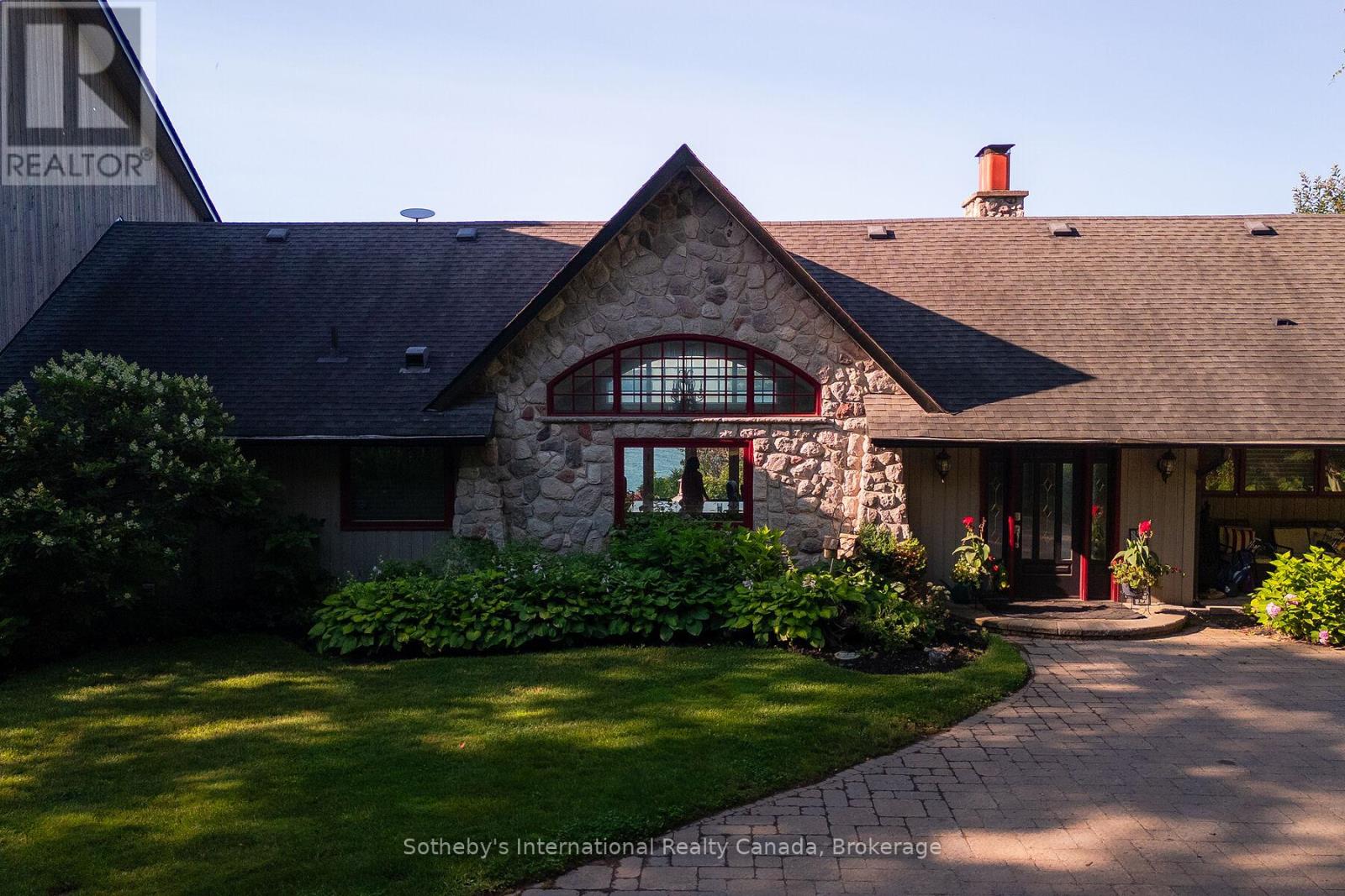 2533 Ridge Road W, Oro-Medonte, Ontario  L0L 2L0 - Photo 7 - S13123868