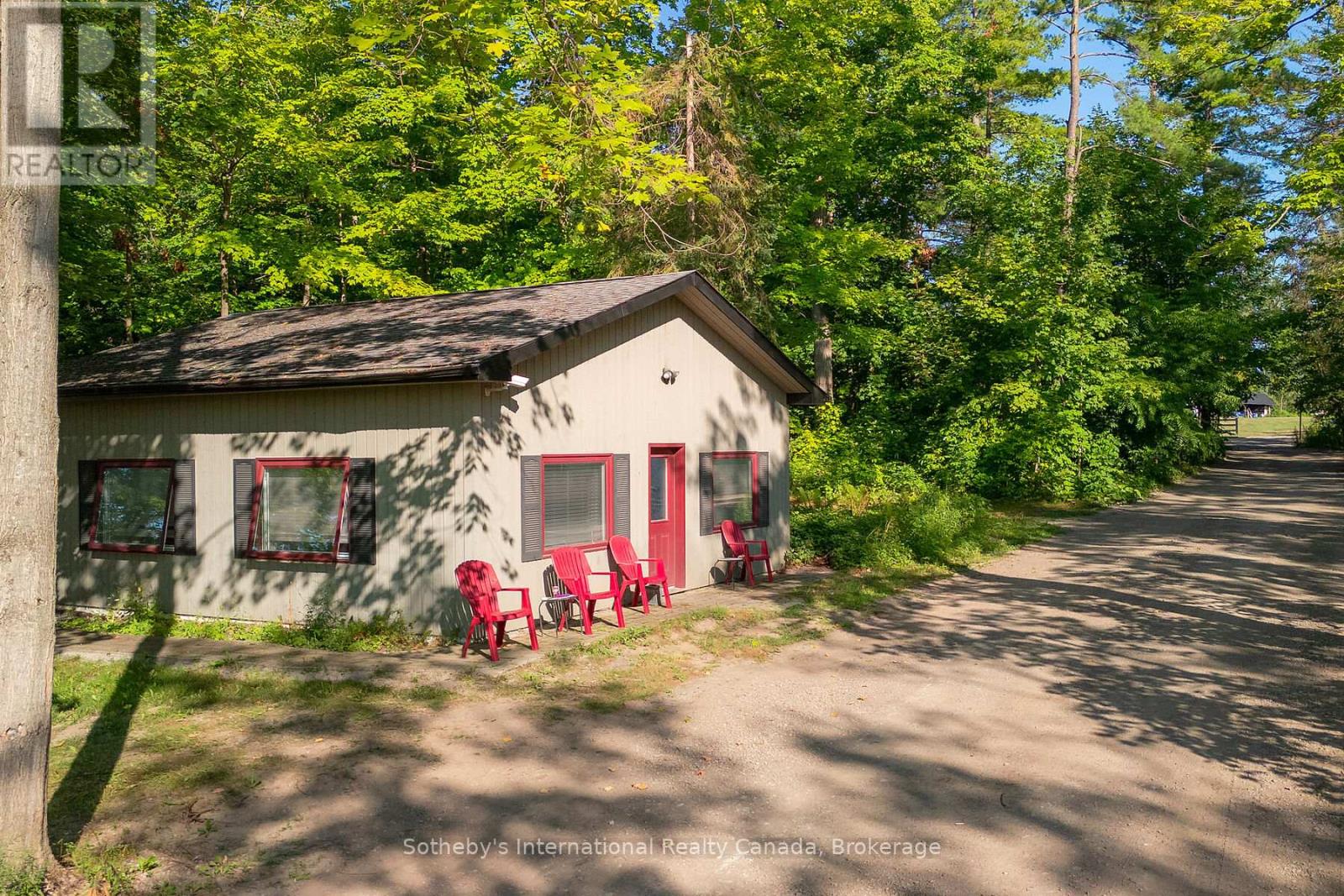2533 Ridge Road W, Oro-Medonte, Ontario  L0L 2L0 - Photo 9 - S13123868