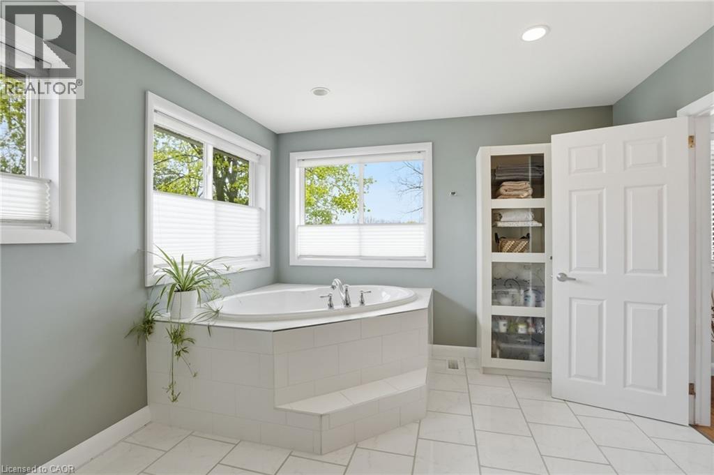 31 Algonquin Avenue, Flamborough, Ontario  L9H 7K9 - Photo 19 - 40830041