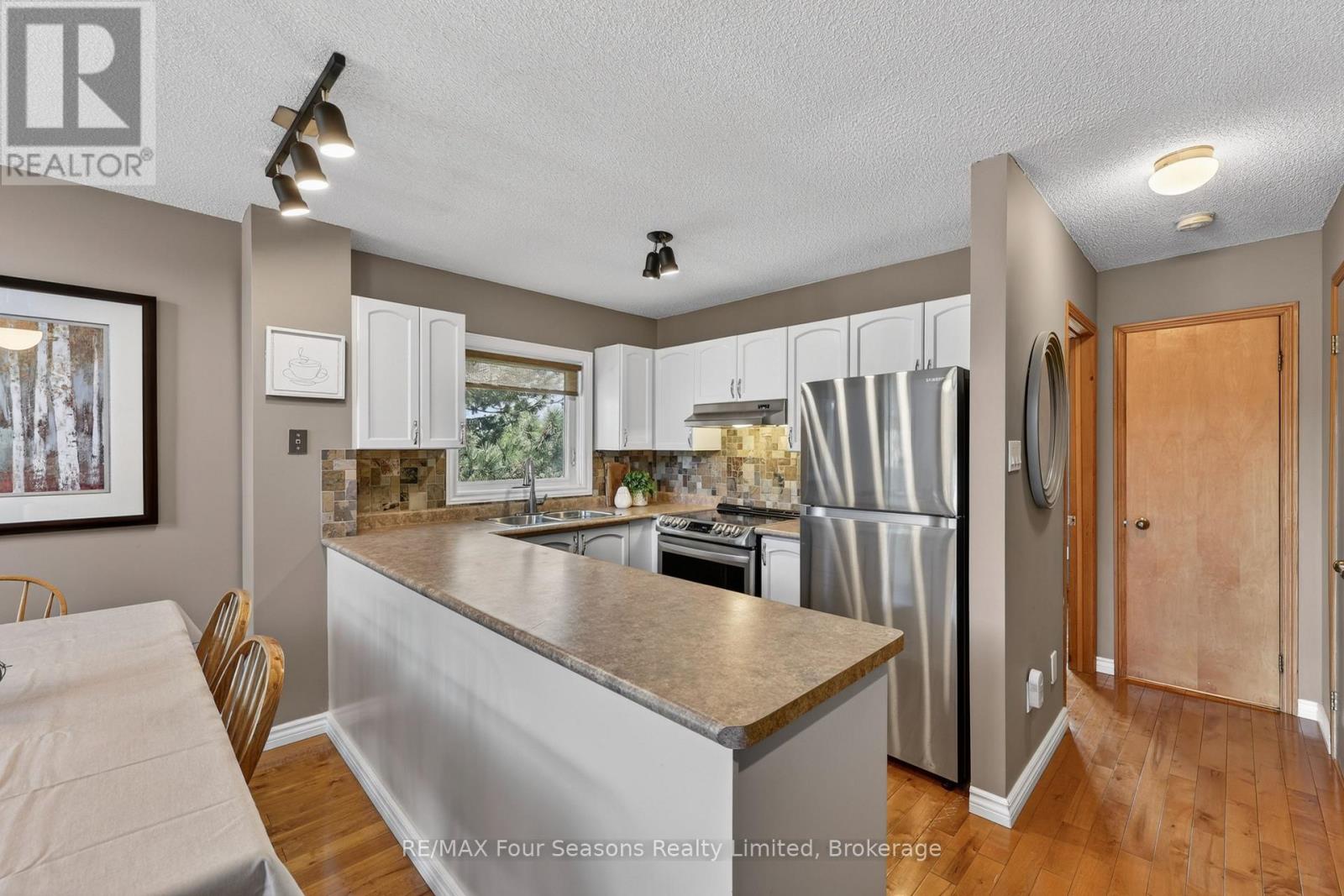 21 - 104 Kellie's Way, Blue Mountains, Ontario  L9Y 0L5 - Photo 2 - X13124796