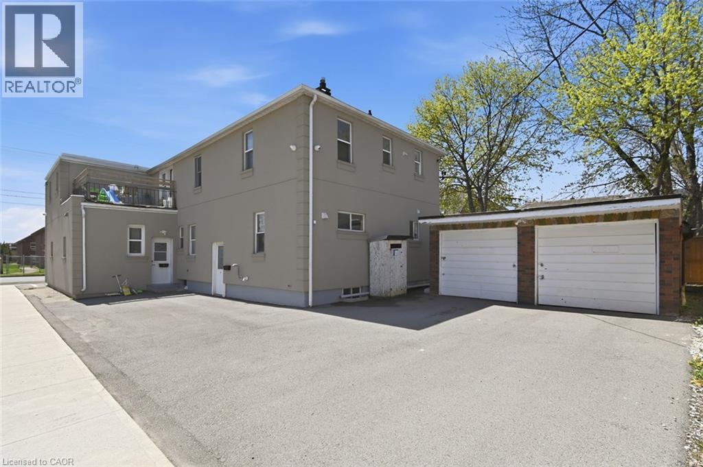 256 Lincoln Street, Welland, Ontario  L3B 4N1 - Photo 3 - 40829972