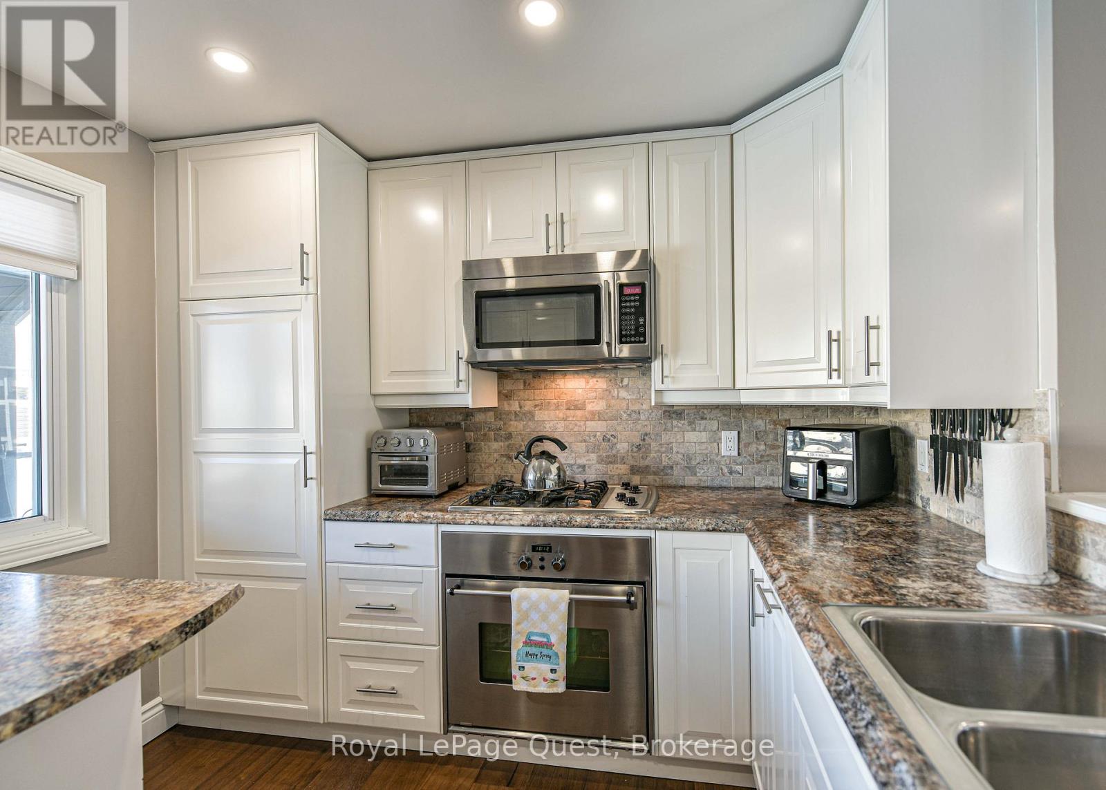 202 - 585 Atherley Road, Orillia, Ontario  L3V 7L5 - Photo 10 - S13125490
