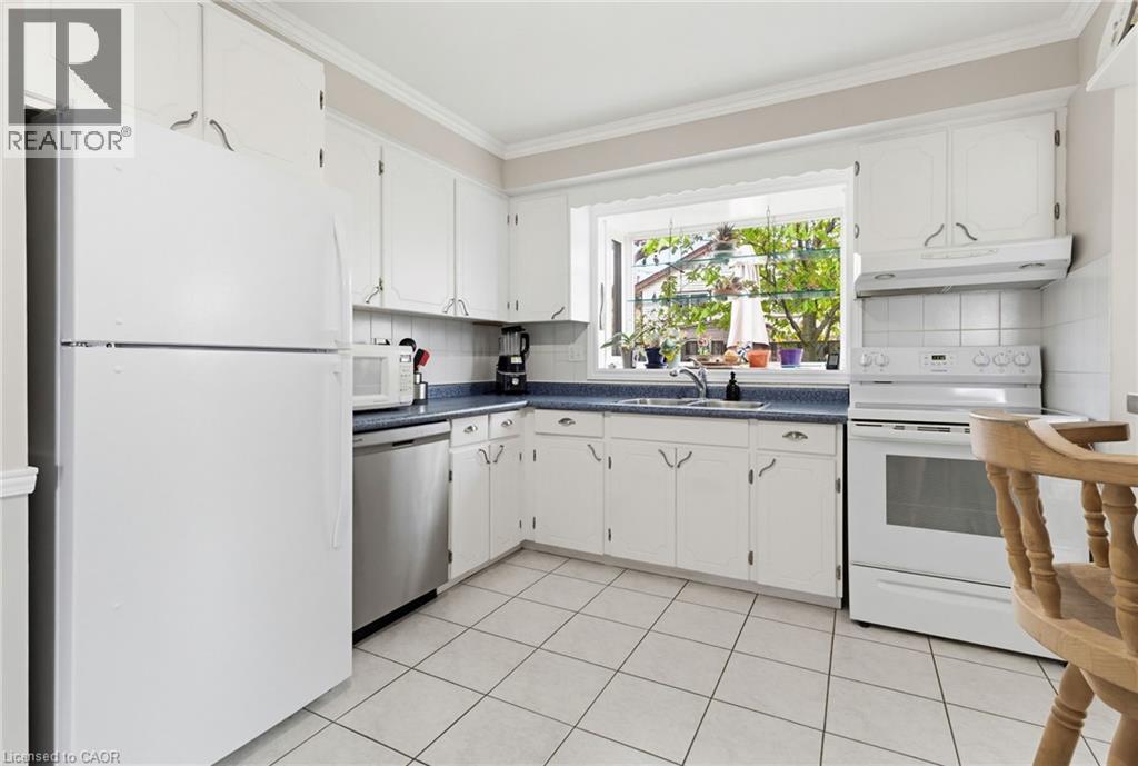 118 Napoli Drive, Hamilton, Ontario  L9C 6X2 - Photo 10 - 40829009