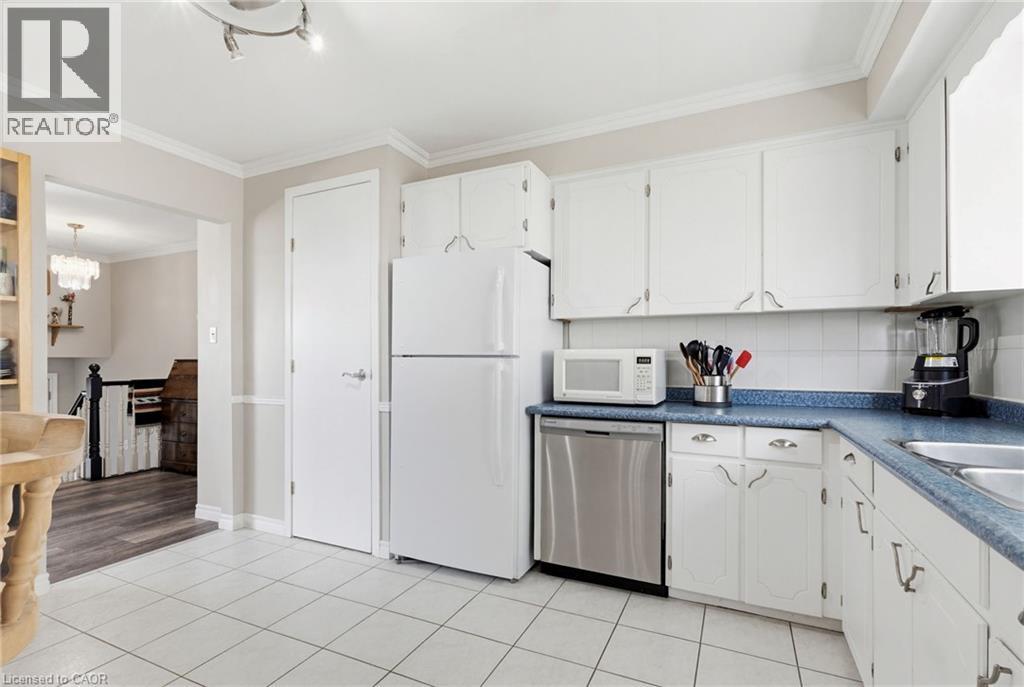 118 Napoli Drive, Hamilton, Ontario  L9C 6X2 - Photo 13 - 40829009