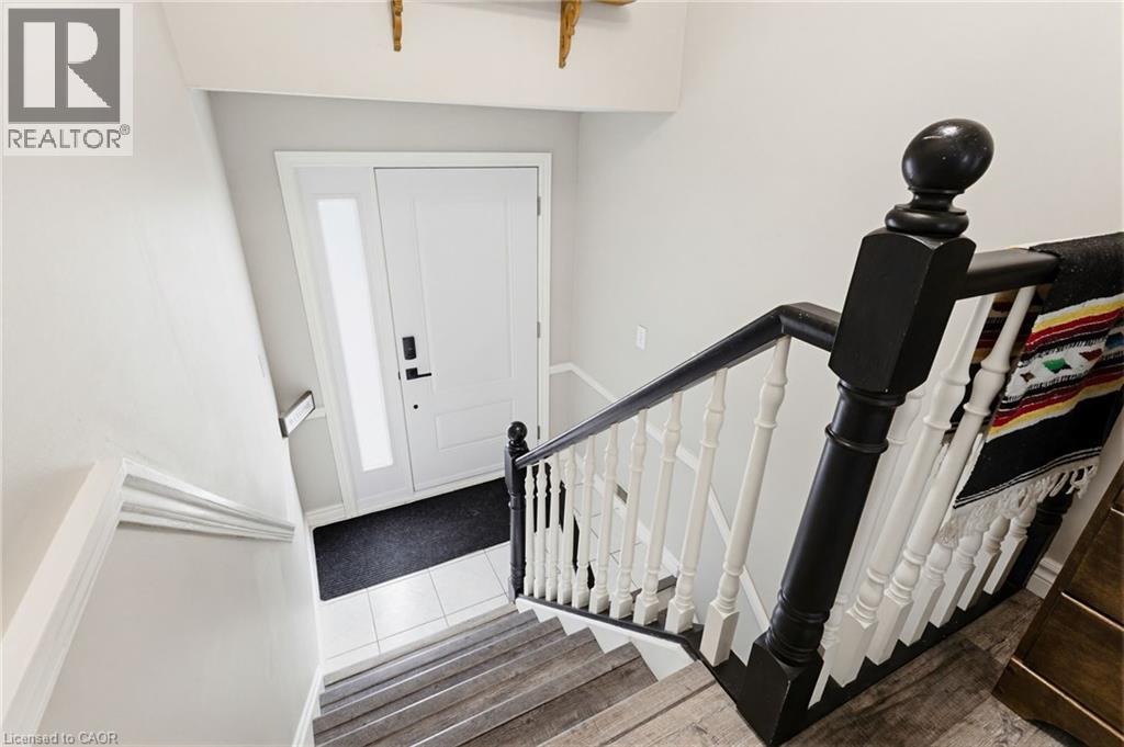 118 Napoli Drive, Hamilton, Ontario  L9C 6X2 - Photo 6 - 40829009