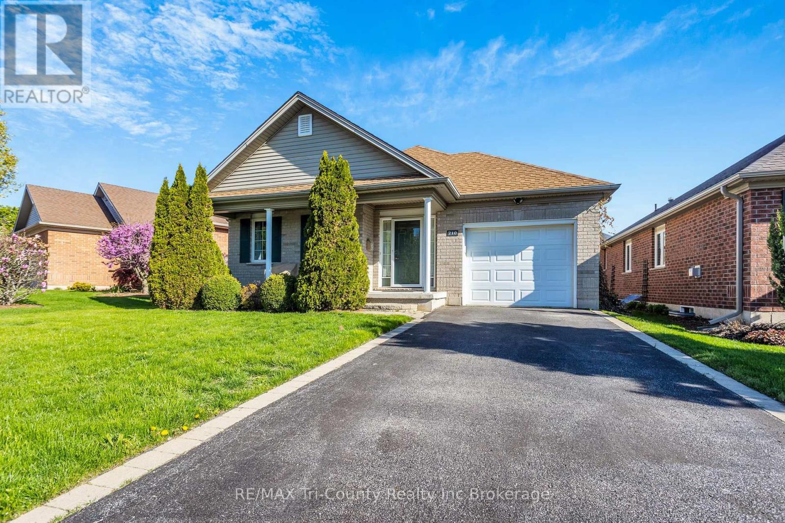 210 Baldwin Street, Tillsonburg, Ontario  N4G 5W3 - Photo 2 - X13127070