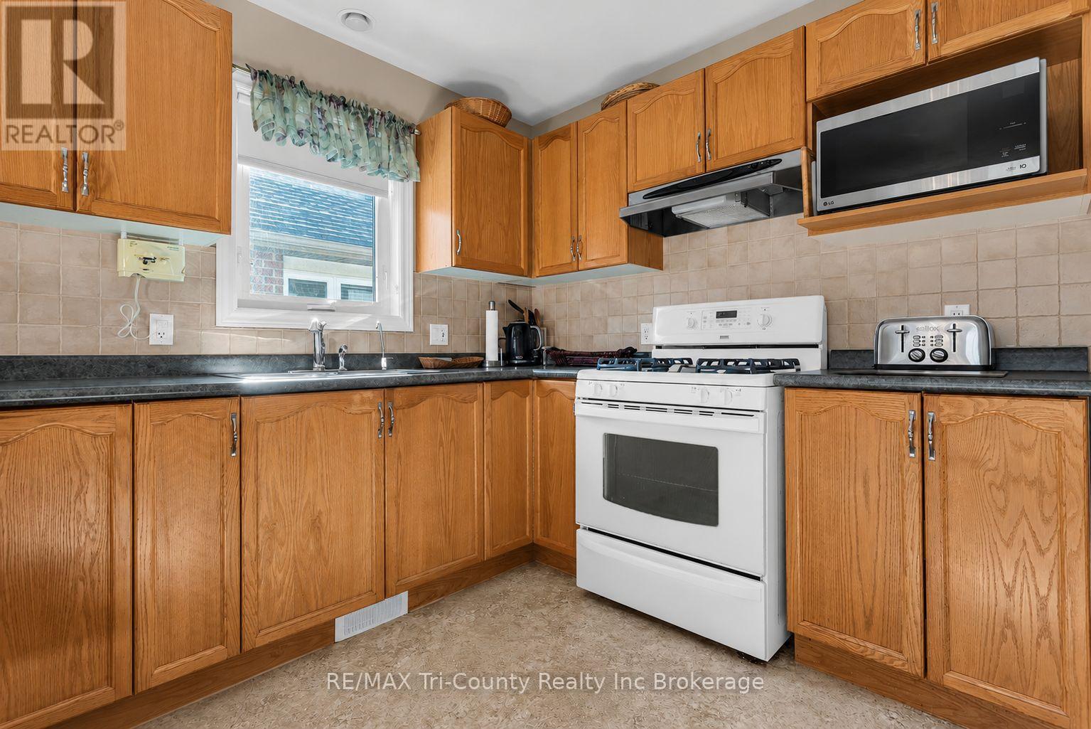 210 Baldwin Street, Tillsonburg, Ontario  N4G 5W3 - Photo 8 - X13127070