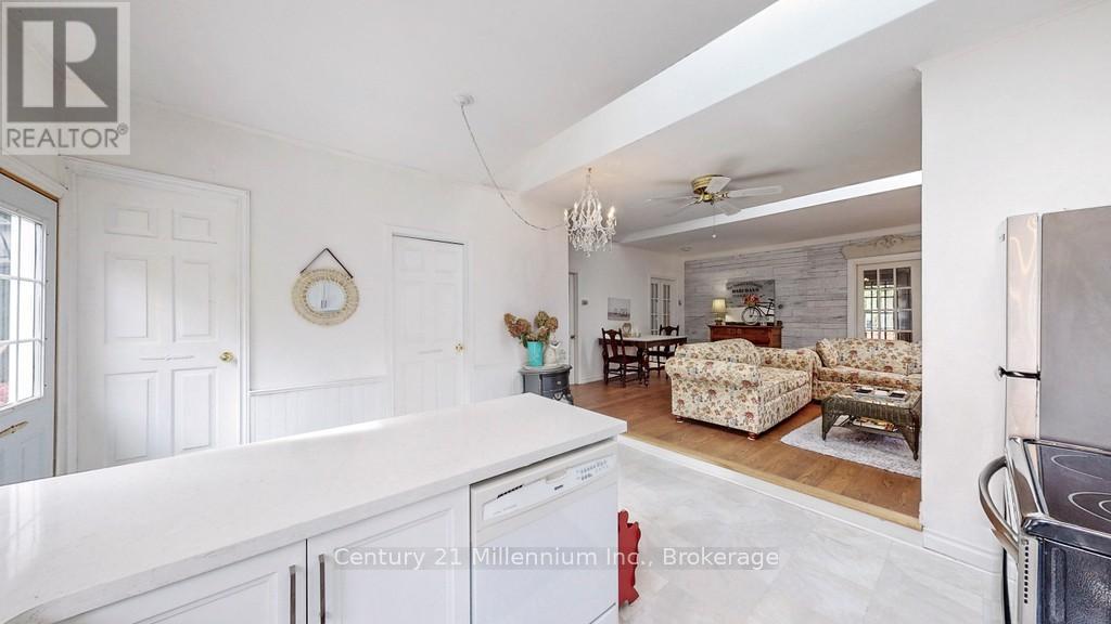 19 Hastings Avenue, Tiny, Ontario  L0L 1P0 - Photo 10 - S13127028