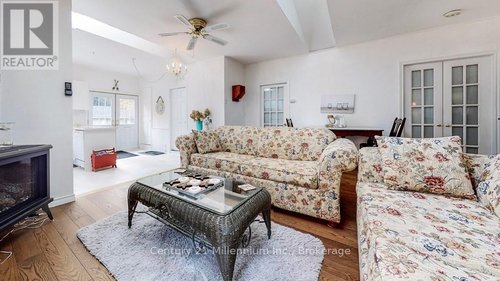 19 Hastings Avenue, Tiny, Ontario  L0L 1P0 - Photo 14 - S13127028