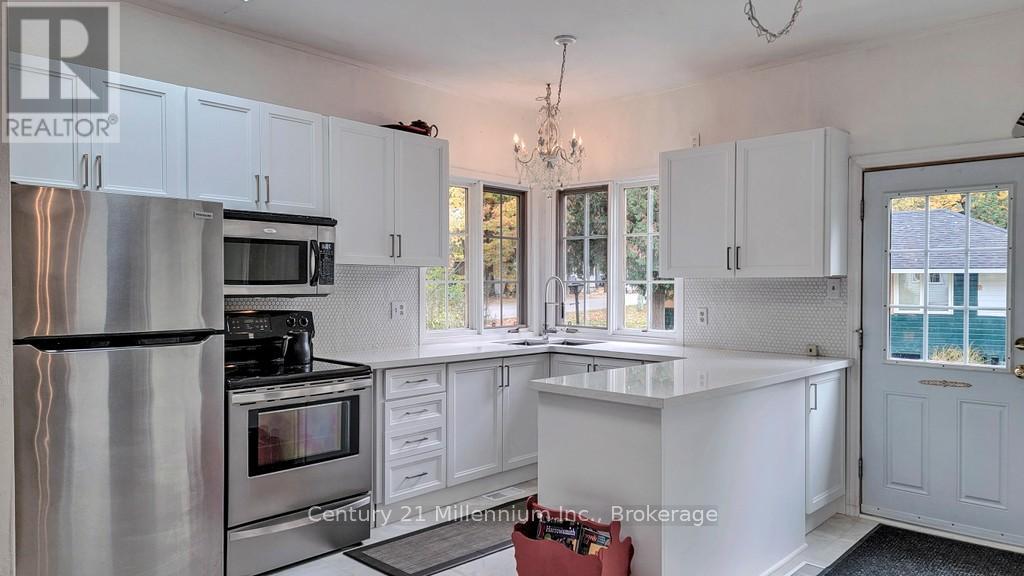 19 Hastings Avenue, Tiny, Ontario  L0L 1P0 - Photo 8 - S13127028