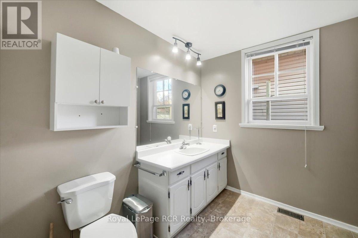 271 7th Street E, Owen Sound, Ontario  N4K 1H8 - Photo 15 - X13127142