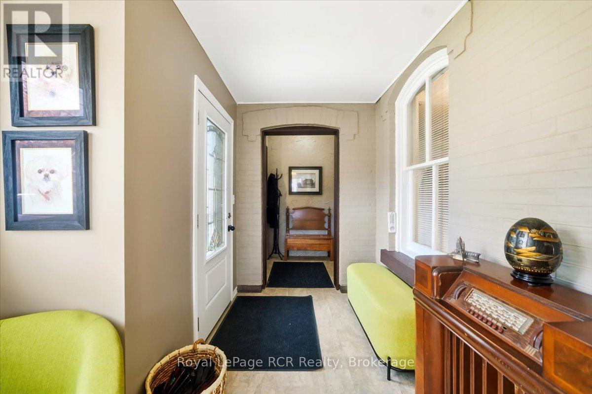 271 7th Street E, Owen Sound, Ontario  N4K 1H8 - Photo 3 - X13127142