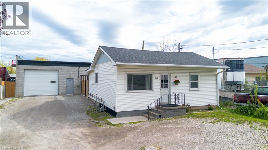 727 Barton Street, Stoney Creek, Ontario  L8E 5L7 - Photo 2 - 40830050
