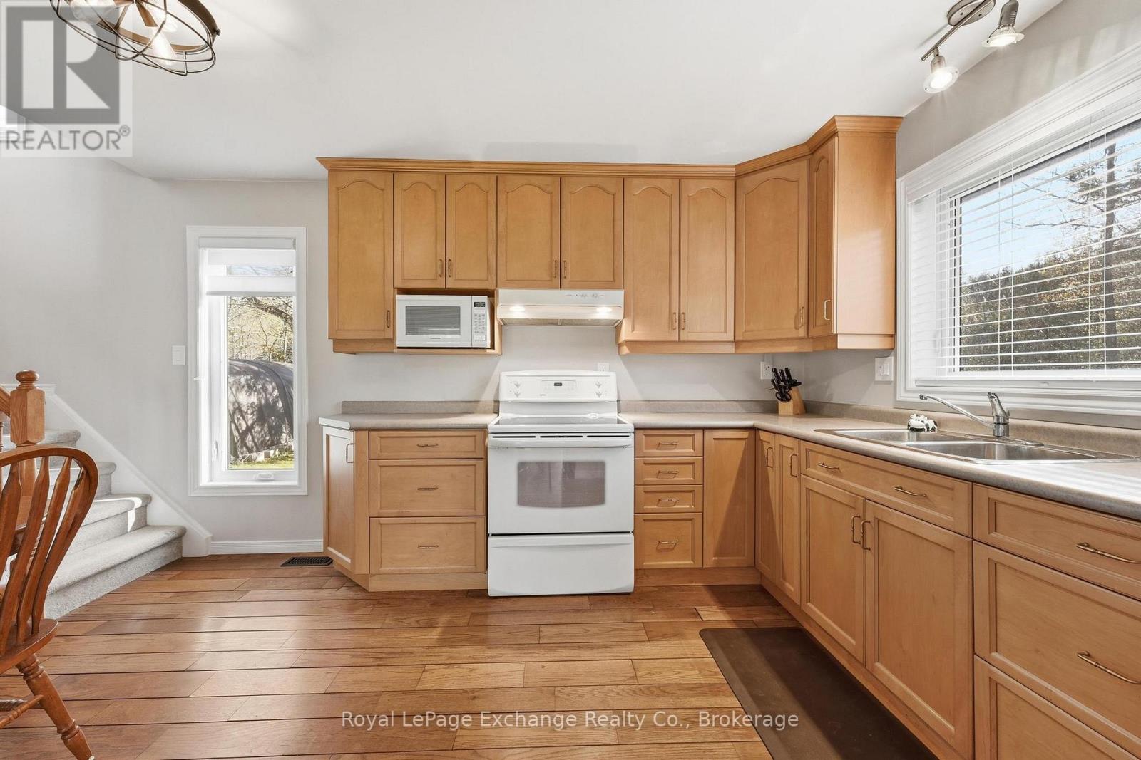 924 Tanglewood Drive, Huron-Kinloss, Ontario  N2Z 2X3 - Photo 10 - X13128366