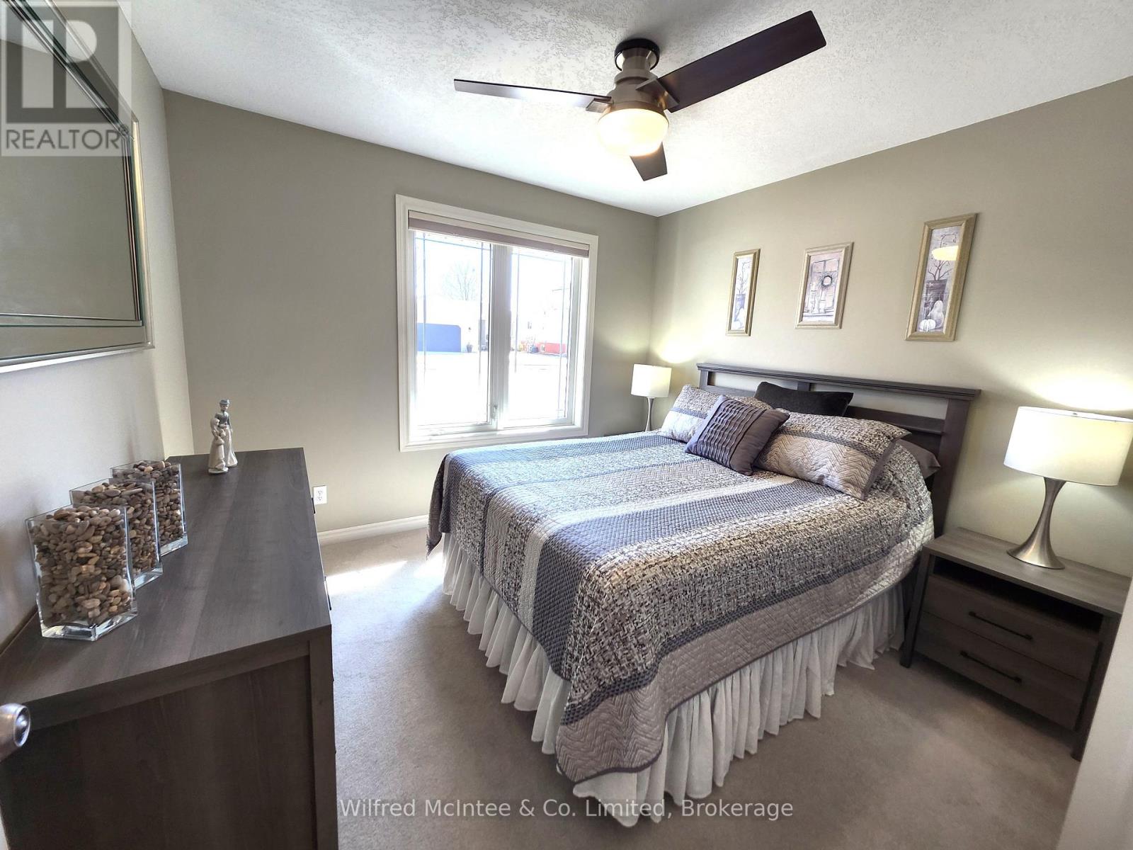 230 4th Street Crescent, Hanover, Ontario  N4N 3S2 - Photo 9 - X13129686