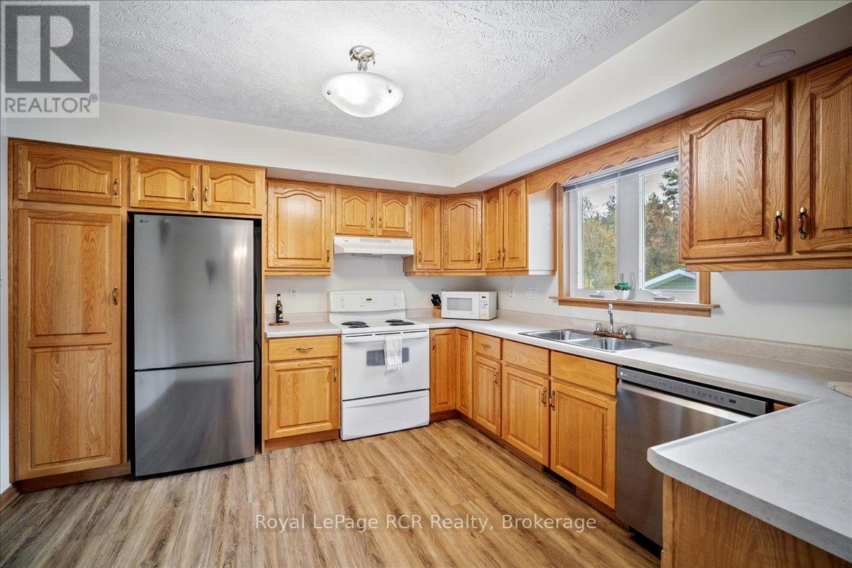 30 Pine Tree Drive, South Bruce Peninsula, Ontario  N0H 1P0 - Photo 13 - X13129798