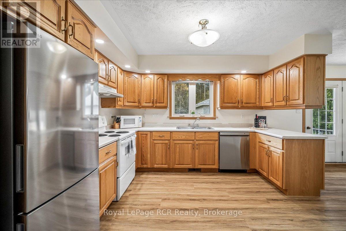 30 Pine Tree Drive, South Bruce Peninsula, Ontario  N0H 1P0 - Photo 14 - X13129798