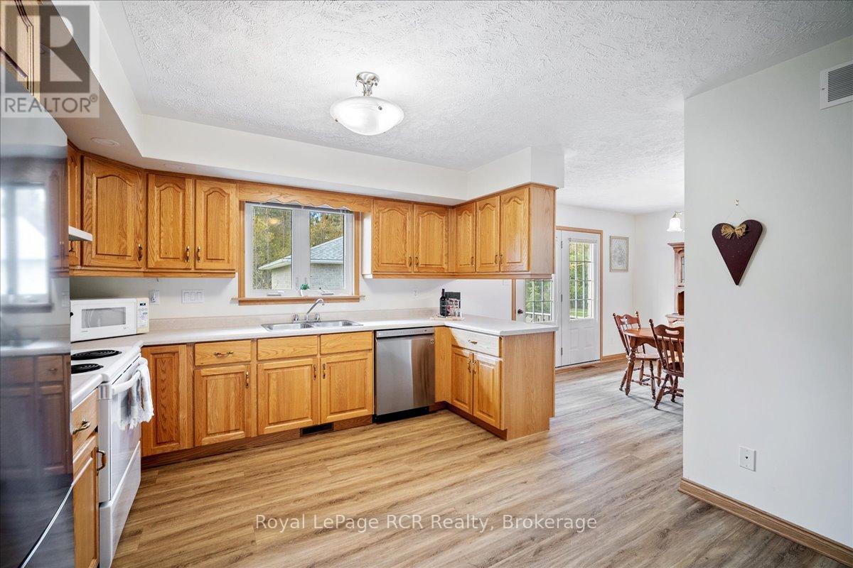 30 Pine Tree Drive, South Bruce Peninsula, Ontario  N0H 1P0 - Photo 15 - X13129798