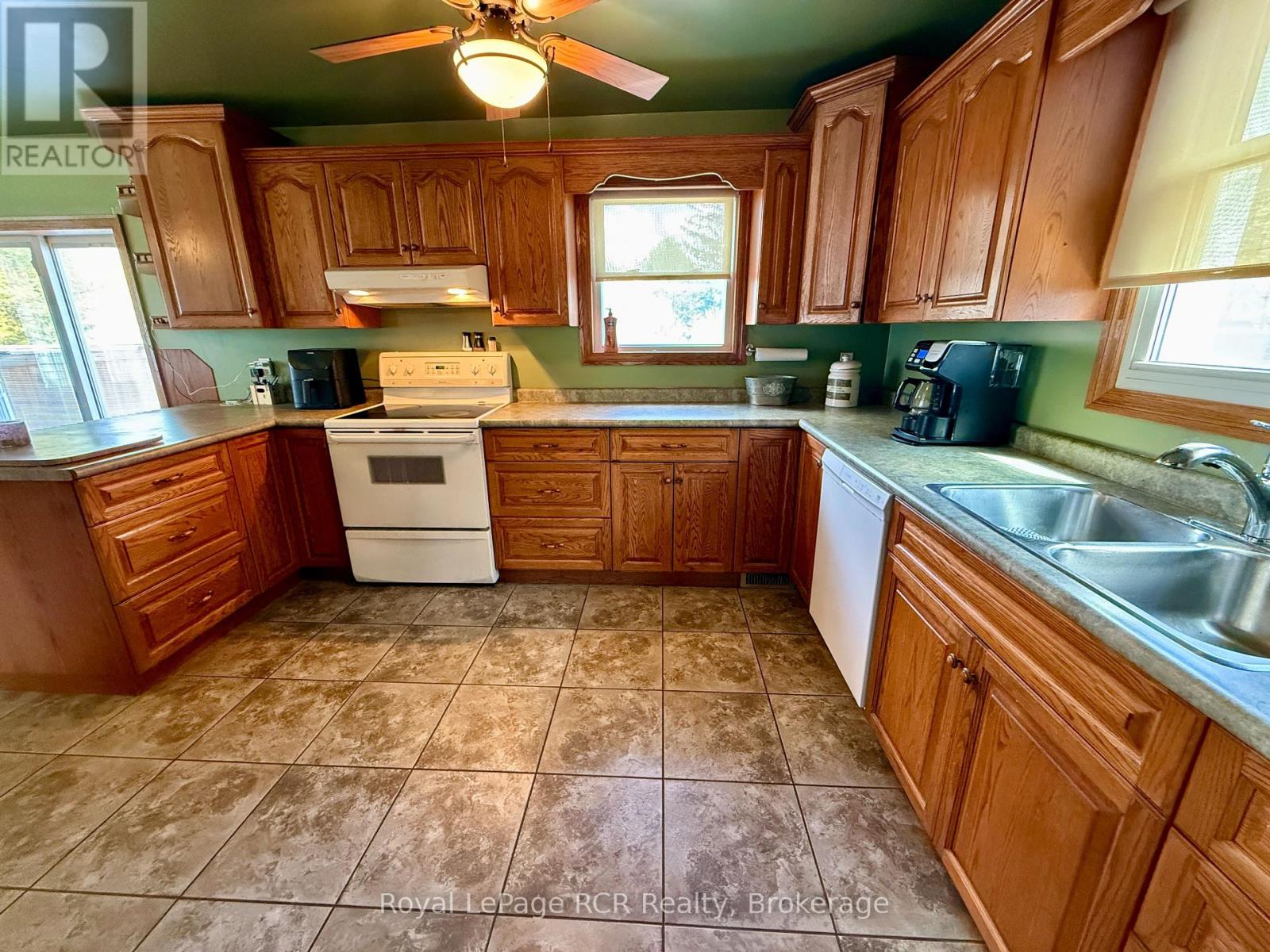 605 7th Avenue, Hanover, Ontario  N4N 2J9 - Photo 13 - X13130940