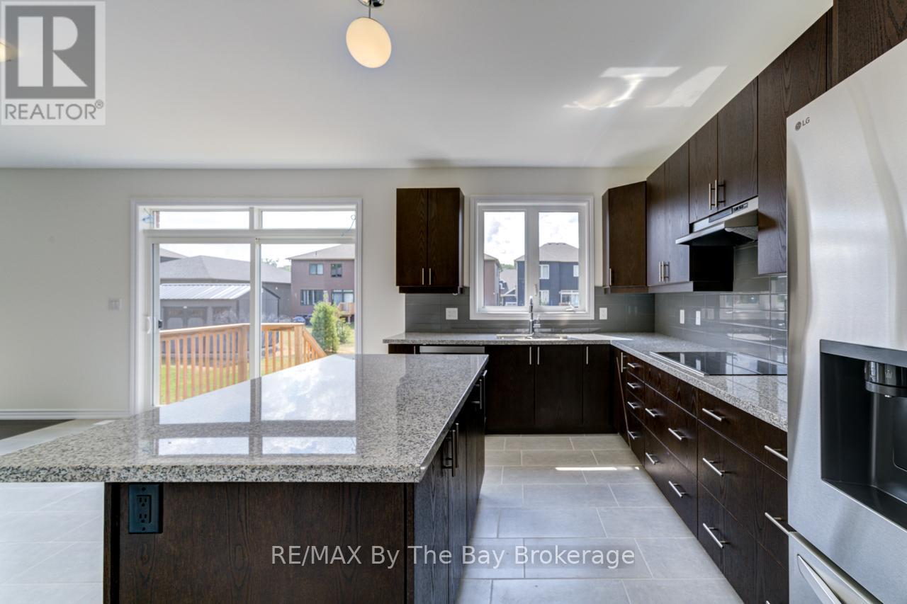 174 Mapleside Drive, Wasaga Beach, Ontario  L9Z 0L4 - Photo 10 - S13131452
