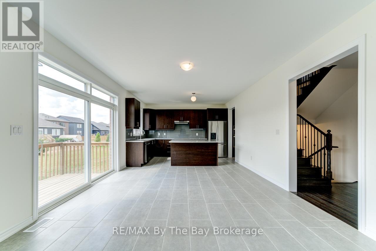 174 Mapleside Drive, Wasaga Beach, Ontario  L9Z 0L4 - Photo 7 - S13131452
