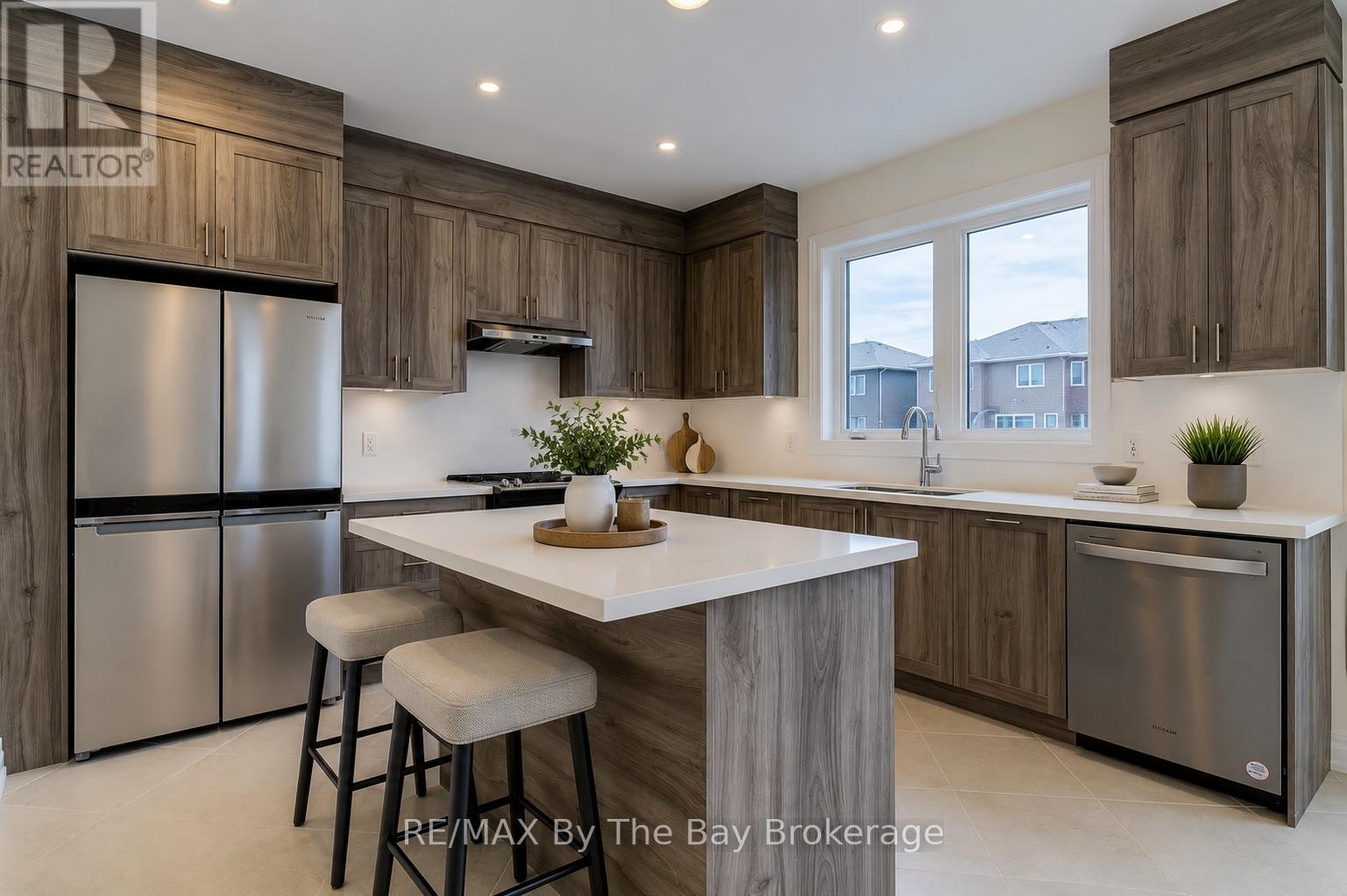 182 Mapleside Drive, Wasaga Beach, Ontario  L9Z 0L4 - Photo 10 - S13131466