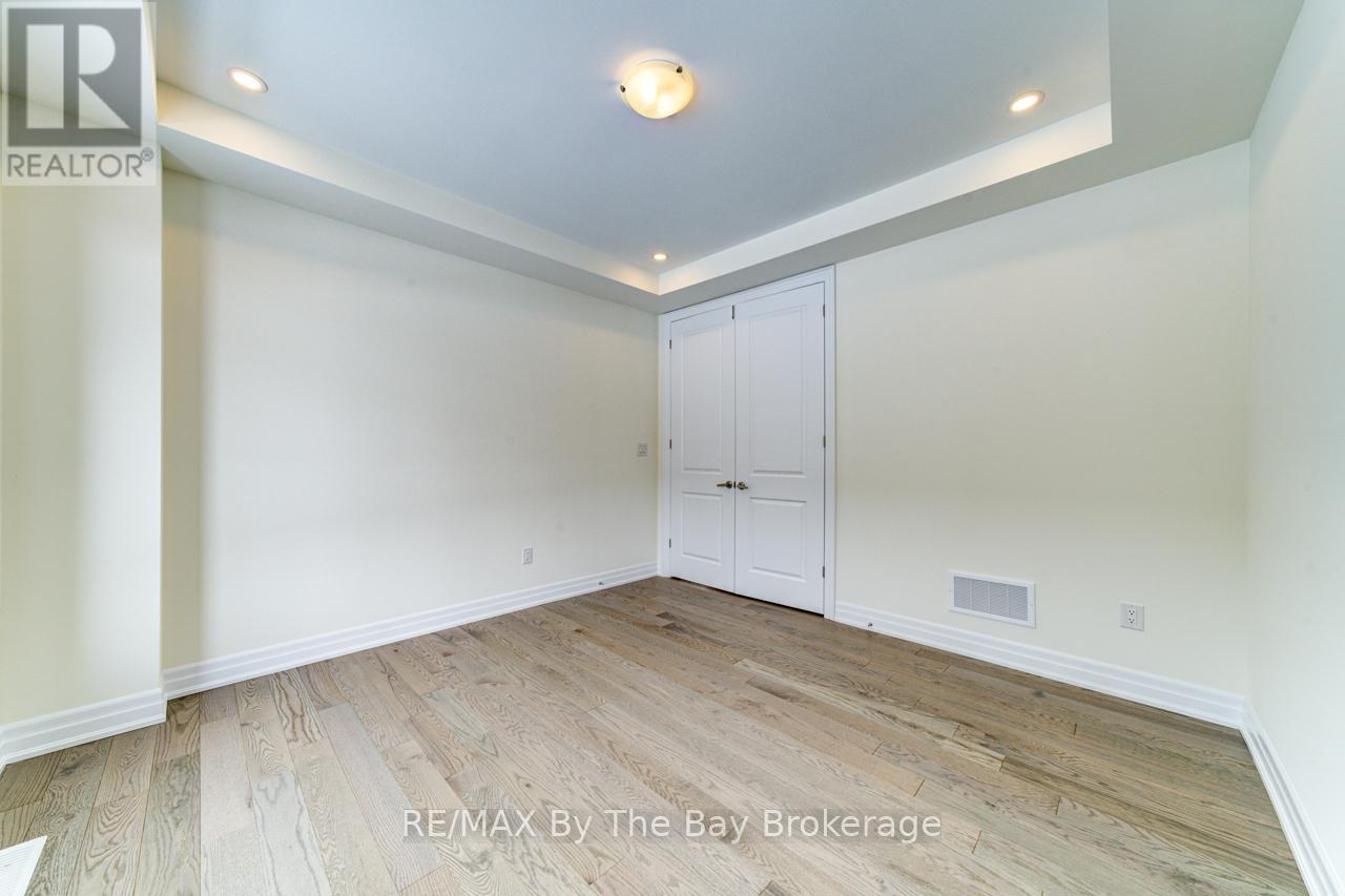 182 Mapleside Drive, Wasaga Beach, Ontario  L9Z 0L4 - Photo 4 - S13131466