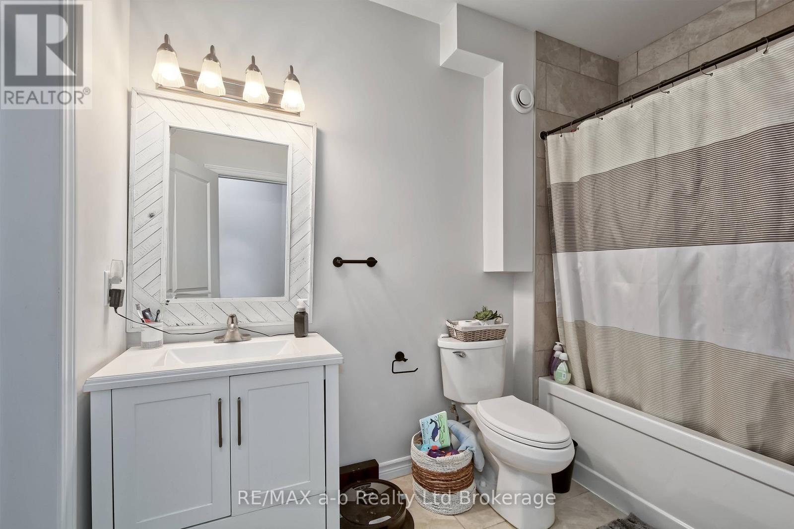 305 Robinson Street, Woodstock, Ontario  N4S 3B8 - Photo 30 - X13131530