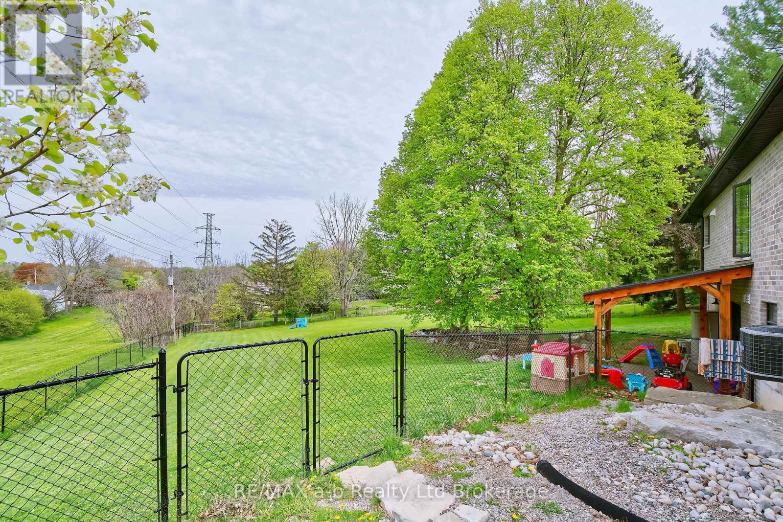 305 Robinson Street, Woodstock, Ontario  N4S 3B8 - Photo 39 - X13131530
