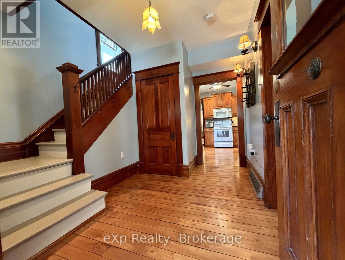 625 Gibson Street, Brockton, Ontario  N0G 2V0 - Photo 2 - X13131654