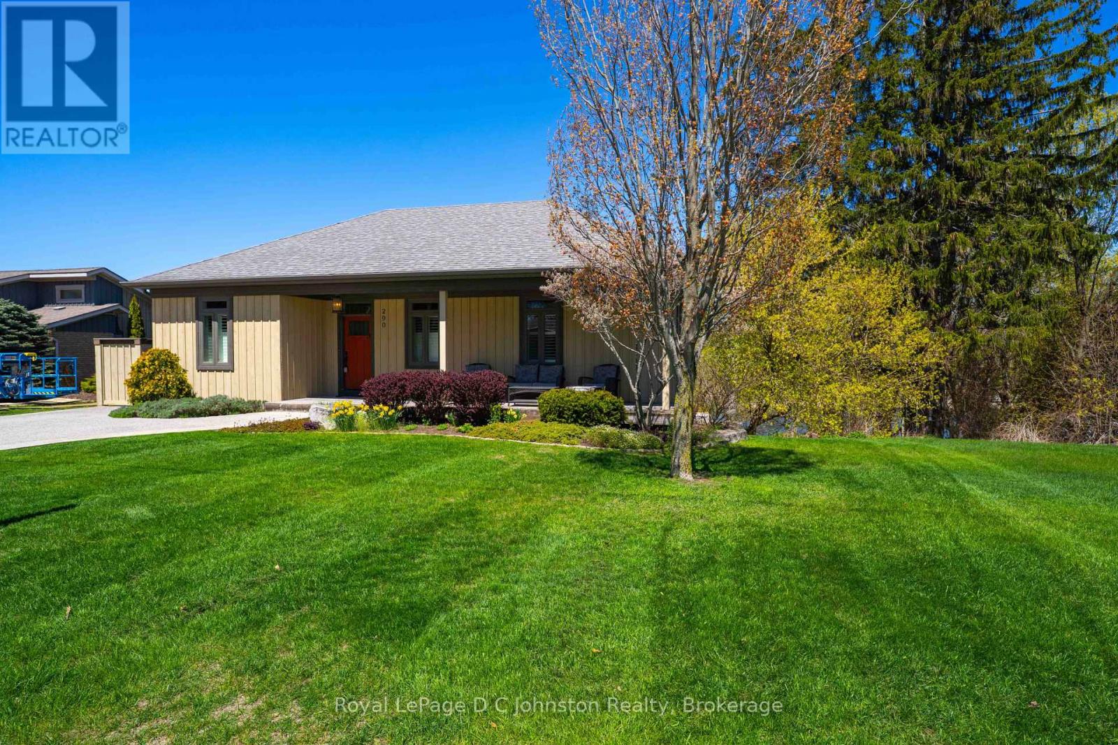 290 Saugeen Street, Saugeen Shores, Ontario  N0H 2L0 - Photo 3 - X13132040