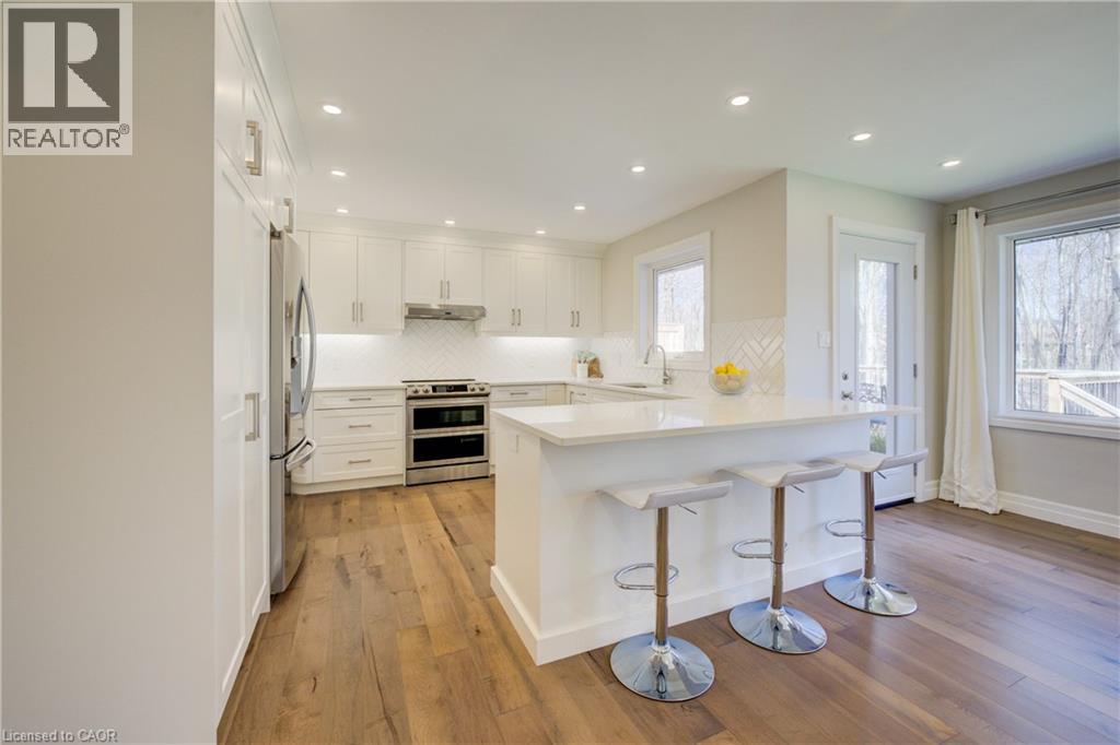 439 Northlake Drive, Waterloo, Ontario  N2V 1Y6 - Photo 3 - 40830331