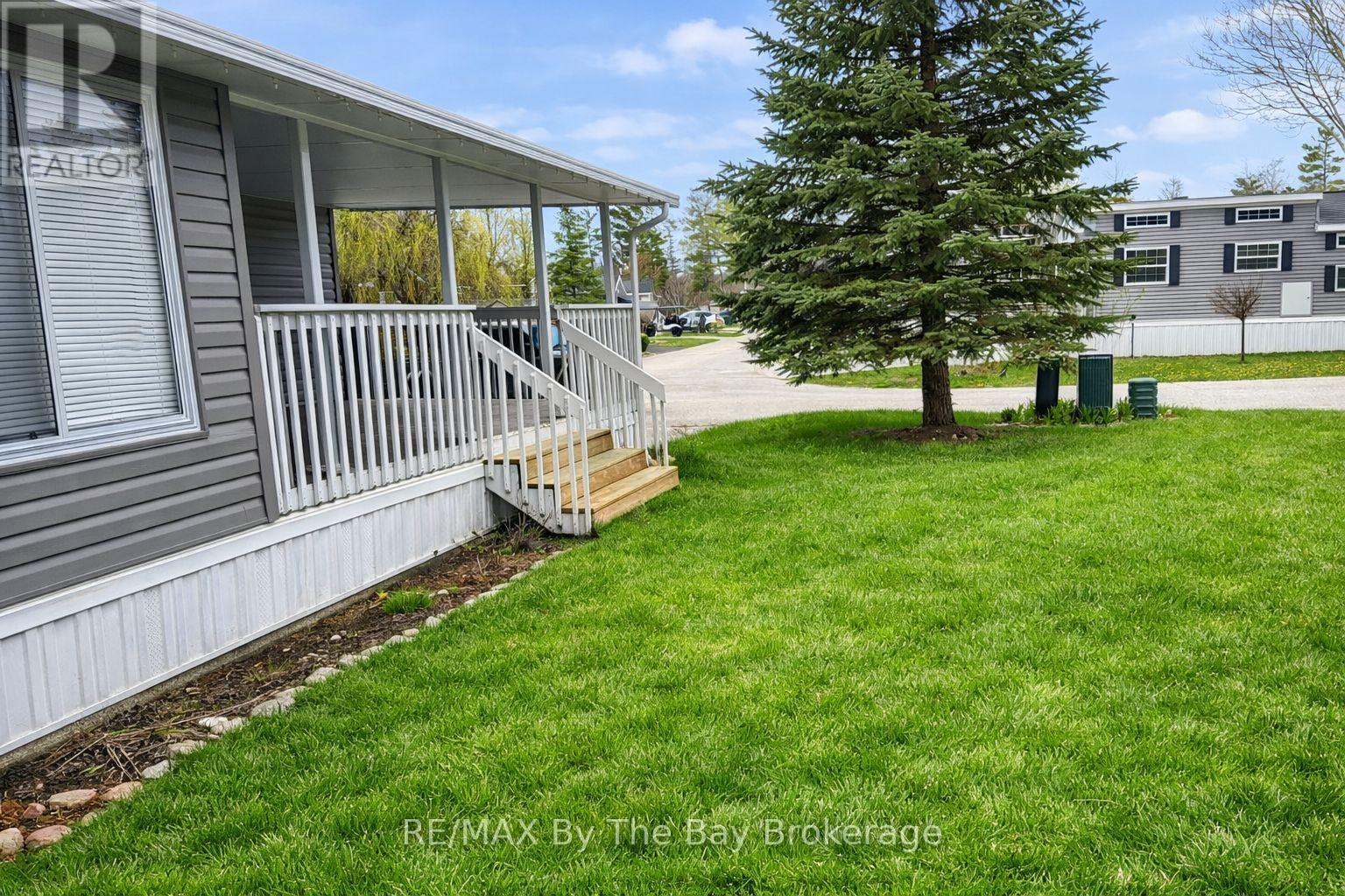 83 Madawaska Trail, Wasaga Beach, Ontario  L9Z 1X7 - Photo 3 - S13132490