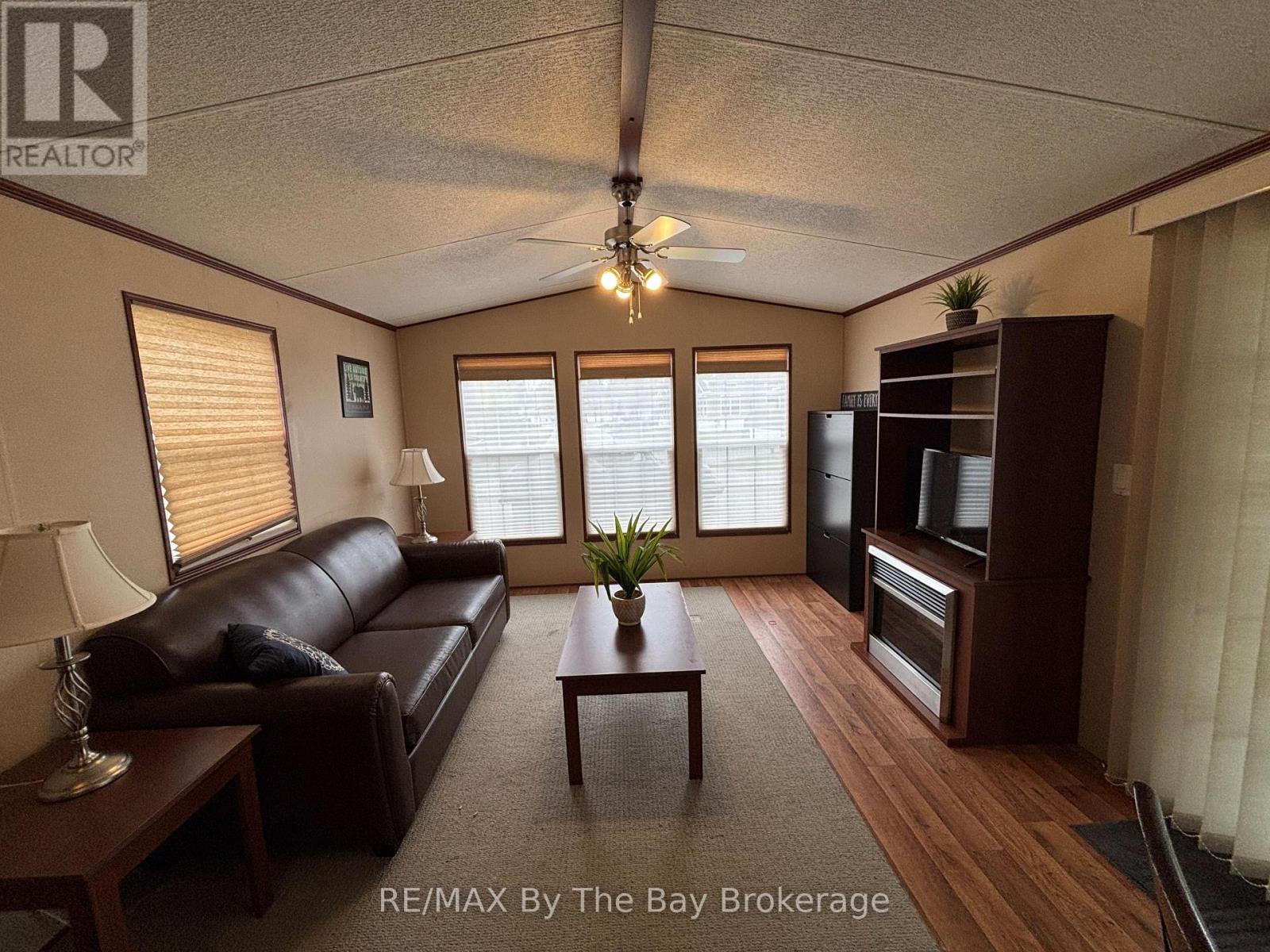 83 Madawaska Trail, Wasaga Beach, Ontario  L9Z 1X7 - Photo 4 - S13132490