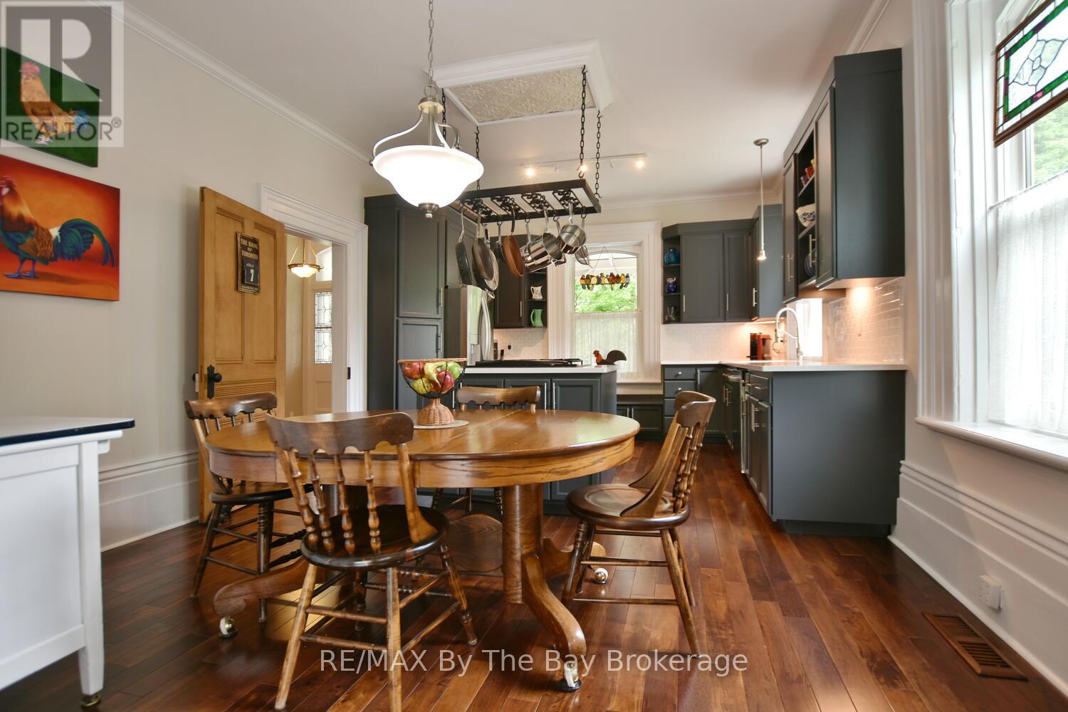 214 Elm Street, Clearview, Ontario  L0M 1S0 - Photo 4 - S13132522