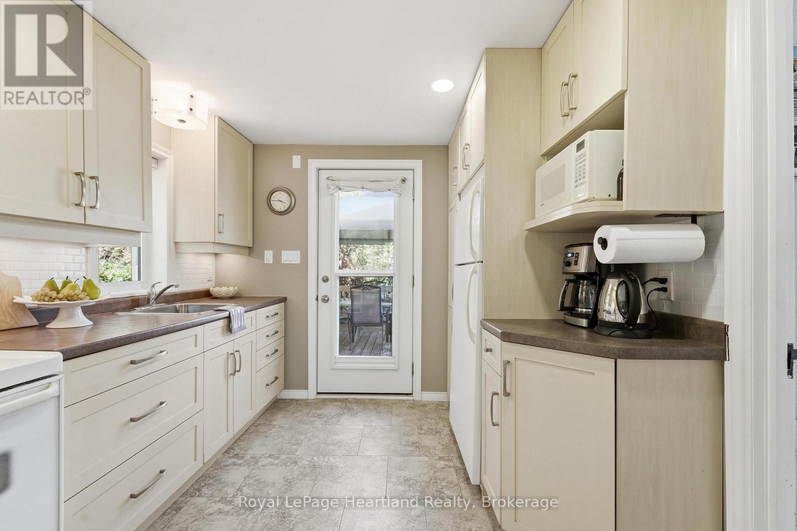 9 Maple Lane, Ashfield-Colborne-Wawanosh, Ontario  N7A 3X9 - Photo 17 - X13132548